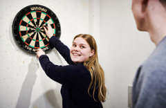 Pige der siller dart